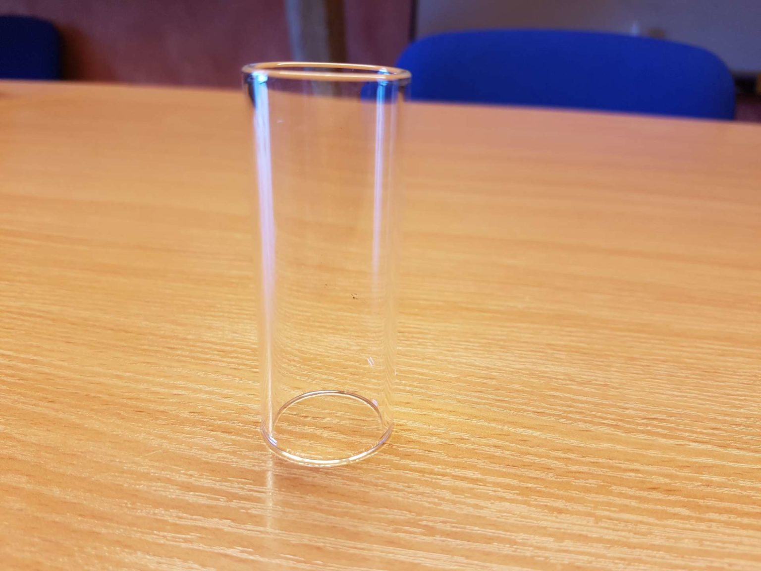 scientific-lab-glass-ljusslackare-1